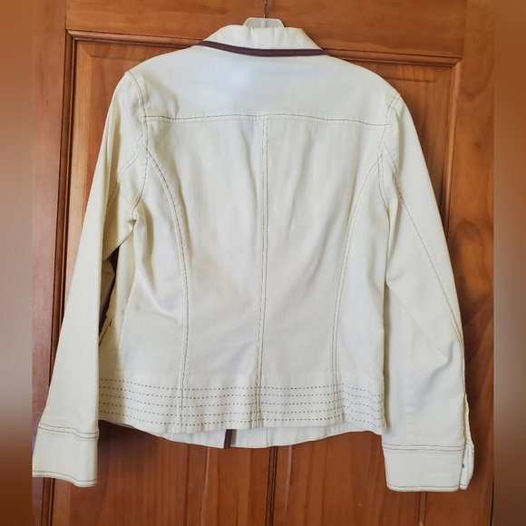 Fitted cream, light jean material, jacket with brown stitching/button detail - Picture 6 of 7